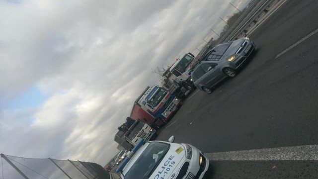 Първи СНИМКИ от жестоко меле с осем коли край София 