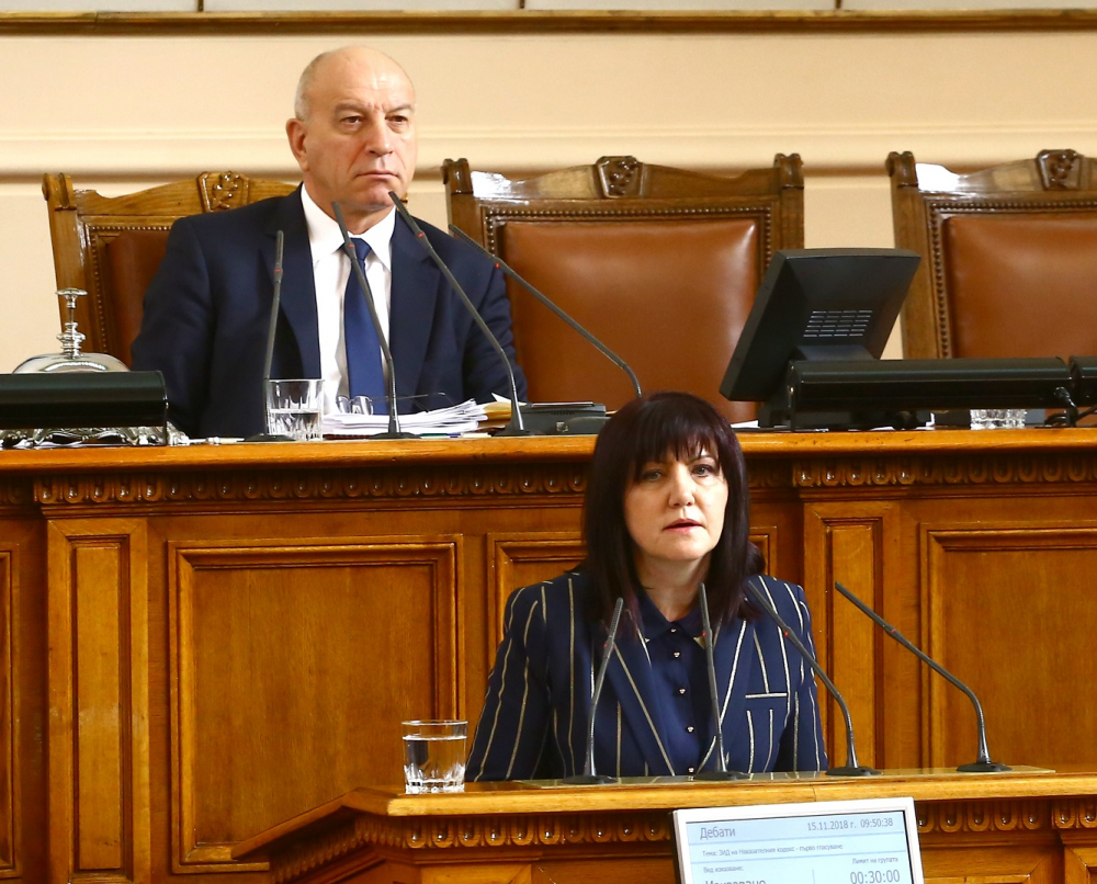 Караянчева към БСП: Искате да ви дават по телевизията, но... 