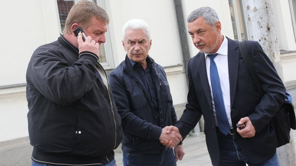 Война в коалицията! Сидеров поиска оставката и на Каракачанов