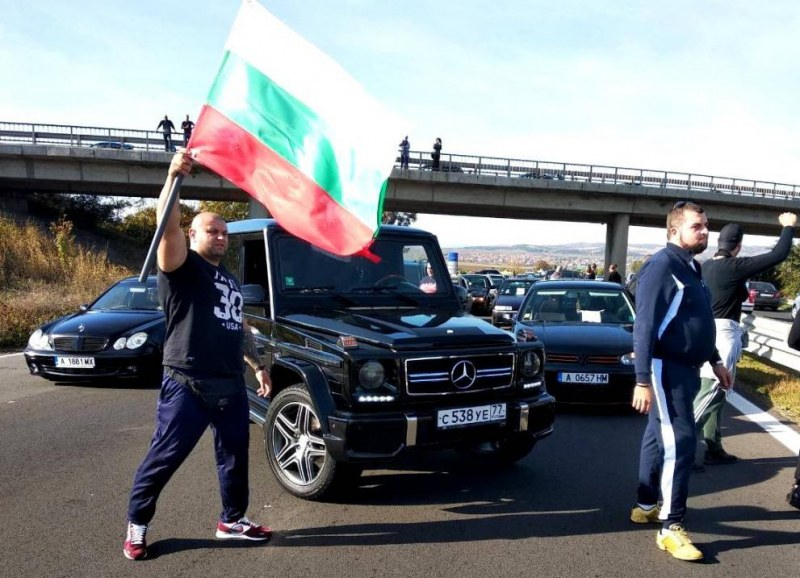 Сензация в БЛИЦ! Сянката на милионера Бенчо Бенчев надвисна над протеста срещу Борисов!