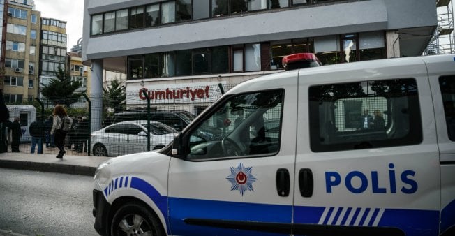 Кърваво убийство потресе Турция! Тийнейджър наръга брат си заради ... 