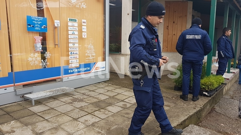 Смразяваща гледка на оживена улица във Враца, на мястото гъмжи от полиция (СНИМКИ)