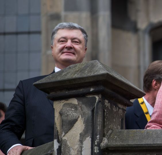 Порошенко нахока Путин за посещението му в Крим