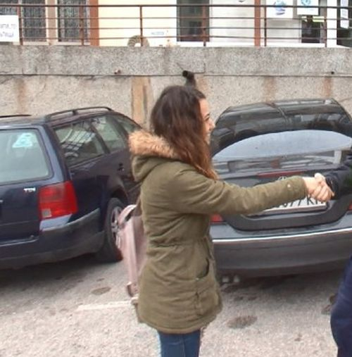 Младо девойче изгуби портомоне със спестяванията си във Велико Търново, но последва нещо, което ще ви остави без думи (СНИМКИ)