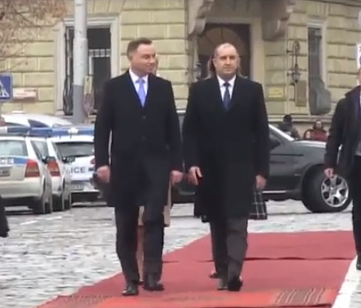 БЛИЦ TV: Полският президент положи венец пред паметника на Незнайния Воин