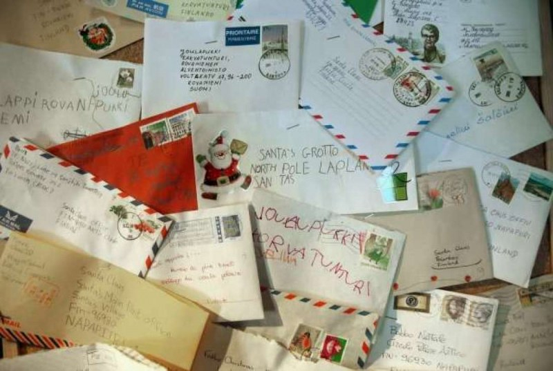 Докъде се докараха: В Бавария забраниха на децата да оставят писма до дядо Коледа!