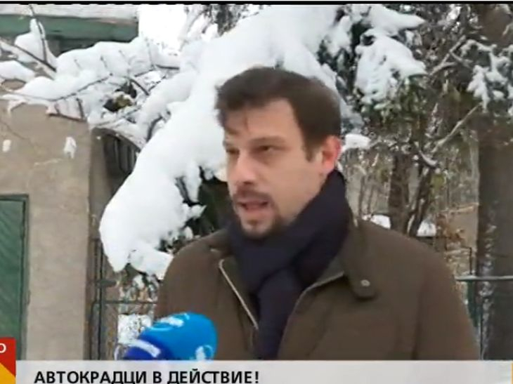 Софиянец извади БМВ от гаража, върна се да затвори вратата и колата му изчезна!