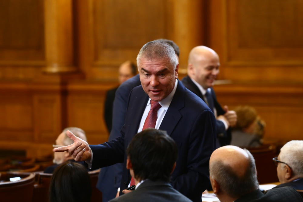 Марешки: Оставката на Цачева е добър повод за Борисов да...