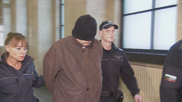 Подкупният данъчен остава в ареста! 15-те бона били само първия транш, ето колко още искал да прилапа 