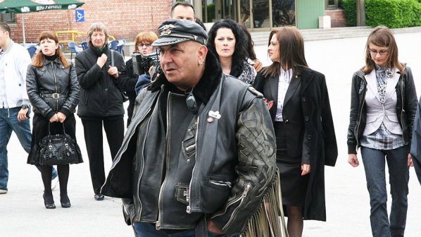 Ексклузивно и първо в БЛИЦ: Умря емблематична фигура от пловдивския ъндърграунд