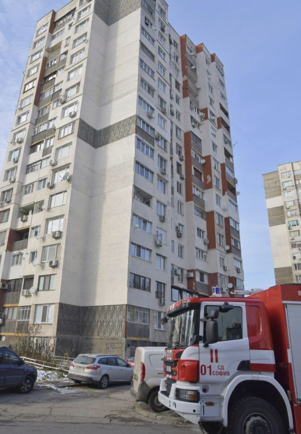 Горещи подробности за кошмарната ситуация в столичния квартал "Надежда" (СНИМКИ)