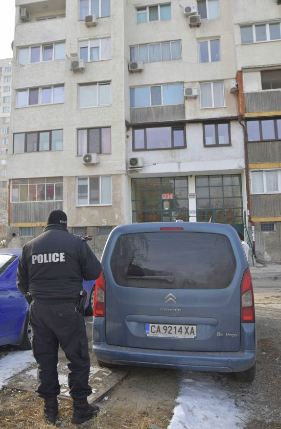Горещи подробности за кошмарната ситуация в столичния квартал "Надежда" (СНИМКИ)