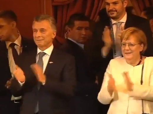 Трогателно ВИДЕО! Президентът на Аржентина плаче пред лидерите на Г-20 от гордост за страната и народа си 