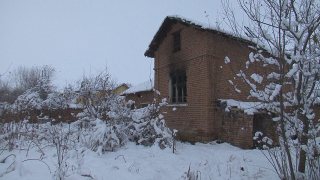 Скандално! Студ и липса на грижа убиха двама души край Кнежа (СНИМКИ)