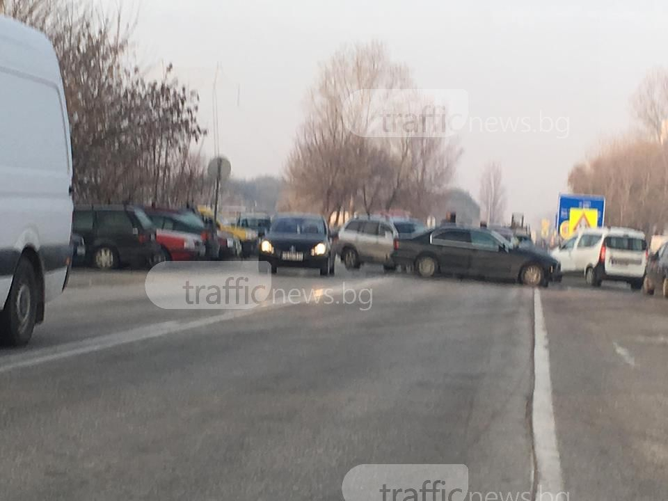 Катастрофа и на Околовръстното на Пловдив! (СНИМКИ)
