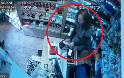Смелата Роси влезе в схватка с обирджии и им разказа играта! (СНИМКИ/ВИДЕО)