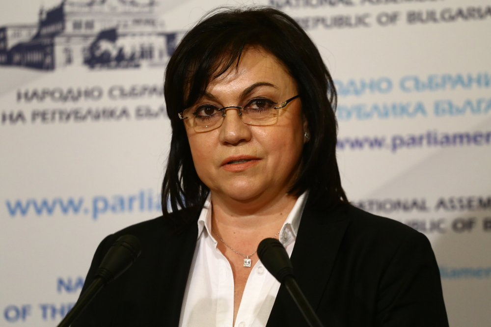 Нинова пак захапа здраво Станишев
