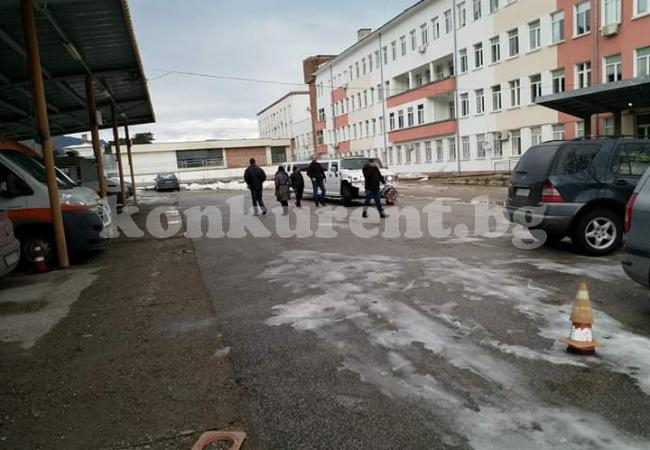 Невиждано в България! Изписаха като принц ромско бебе на 17-годишна майка от врачанската болница (СНИМКА)
