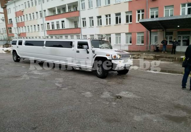 Невиждано в България! Изписаха като принц ромско бебе на 17-годишна майка от врачанската болница (СНИМКА)