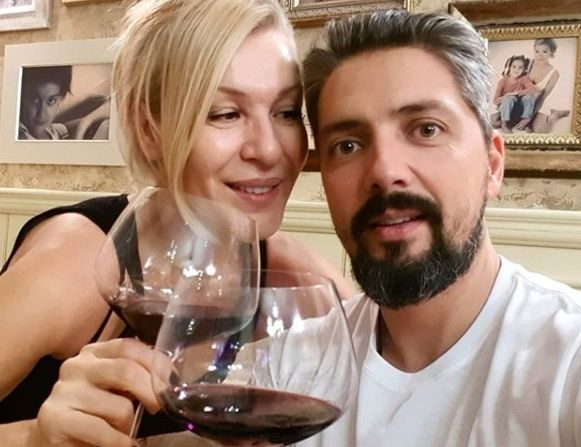 Само в БЛИЦ! Гала показа СНИМКА, която издаде какви големи съмнения я гризат за връзката й със Стефан