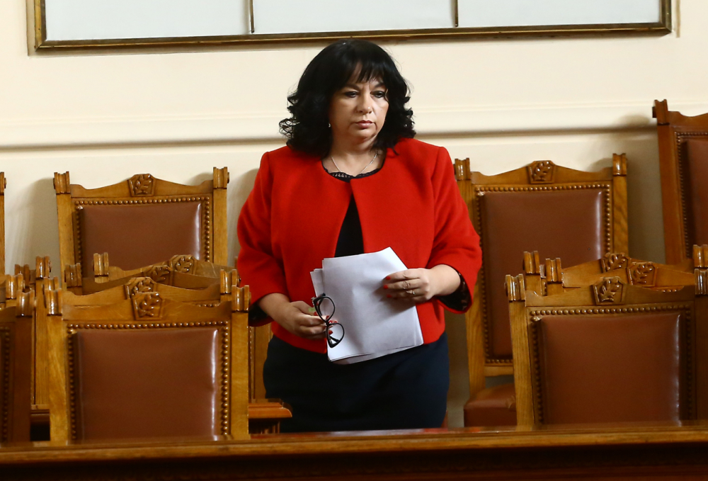 Министър Петкова с горещ коментар за сделката с ЧЕЗ!