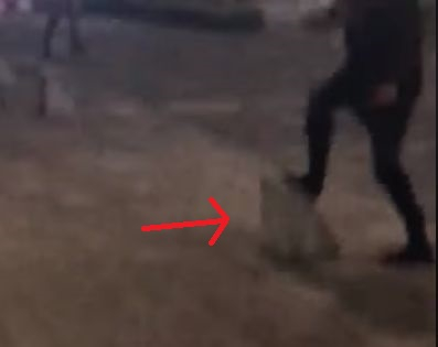 Само в БЛИЦ! Кьоркютук пияна жена върши куп поразии по тъмна доба в центъра на София (СНИМКИ/ВИДЕО)