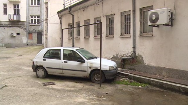 Пълен абсурд! Ивайло замина за Щатите, а когато се прибра у дома, завари колата си... 
