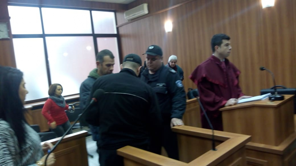 Извънредно и първо в БЛИЦ! Ето го Светослав - убиеца на рейнджърката Десислава, влезе в съда с ехидна усмивка (СНИМКИ/ВИДЕО)