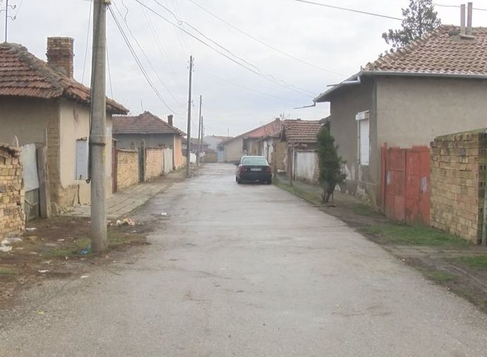 Първи СНИМКИ от мястото на бруталното убийство и изнасилване на 70-годишната баба Петра, във фаталната нощ извършителят...