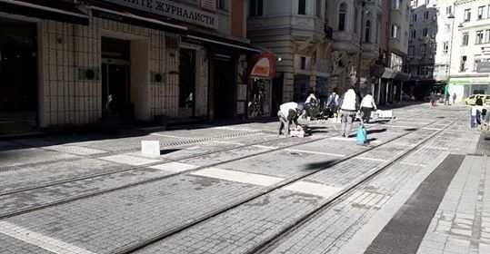 Тази нощ от Графа изчезнаха "перките на акули" и "надгробните плочи" (СНИМКИ)