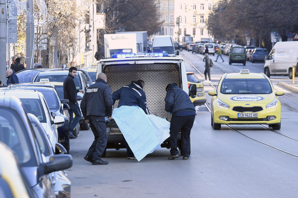 Извънредно: Мъртъв човек в сърцето на София