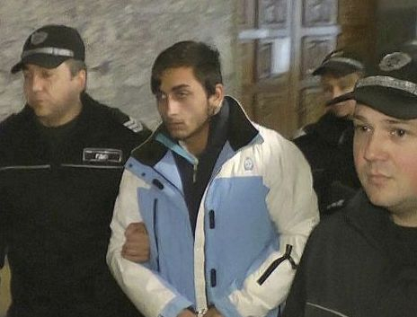 Изнасилвачът и убиец на баба Петранка се лигави в съда: Обещавам да стоя вкъщи и да слушам баща си