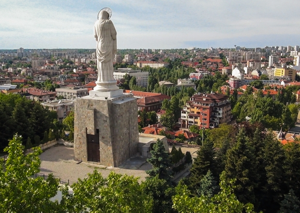 В България е най-високата статуя на Дева Мария с Младенеца в света (СНИМКИ)