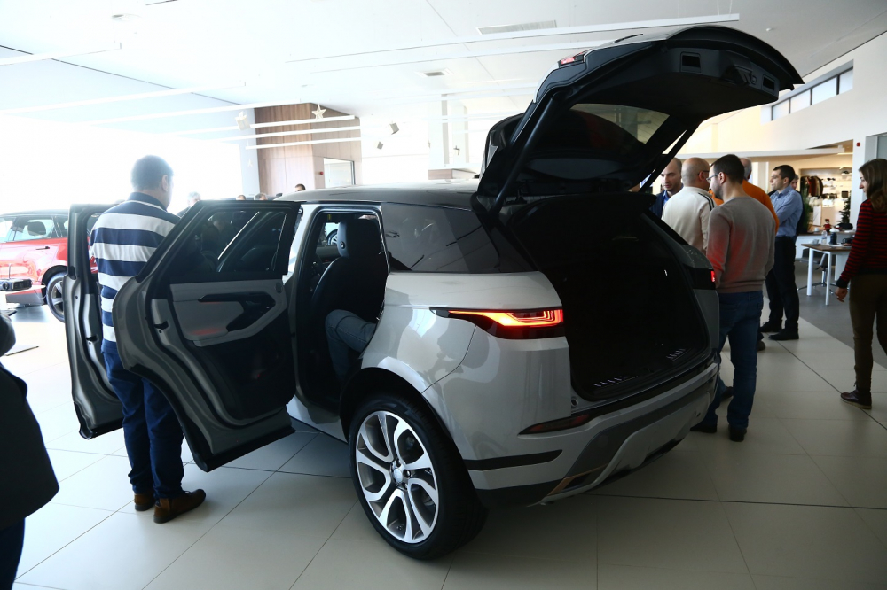 Новият Range Rover Evoque: Луксозният SUV за града и извън него (СНИМКИ)