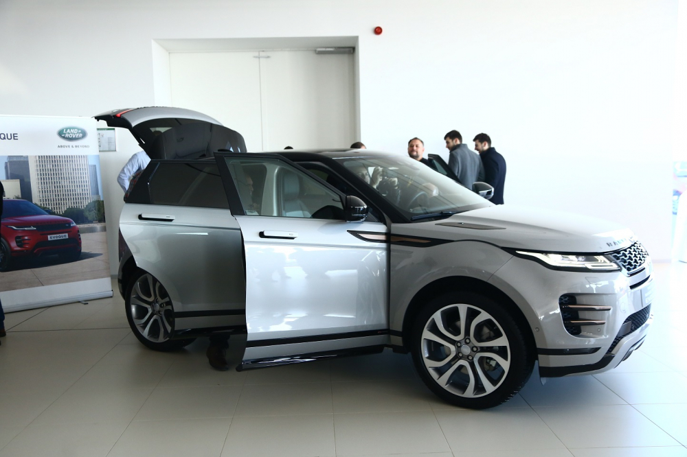 Новият Range Rover Evoque: Луксозният SUV за града и извън него (СНИМКИ)