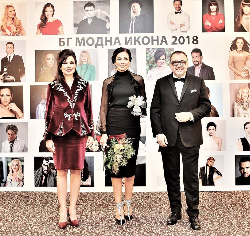 Мая Манолова е най-стилен политик и общественик