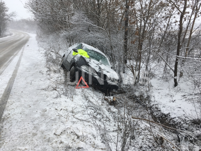 Във Врачанско е ад! Втора кола стана жертва на лошото време (СНИМКИ)