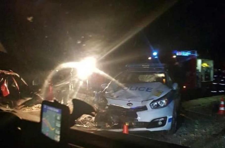 Полицейски автомобил се размаза край Търговище