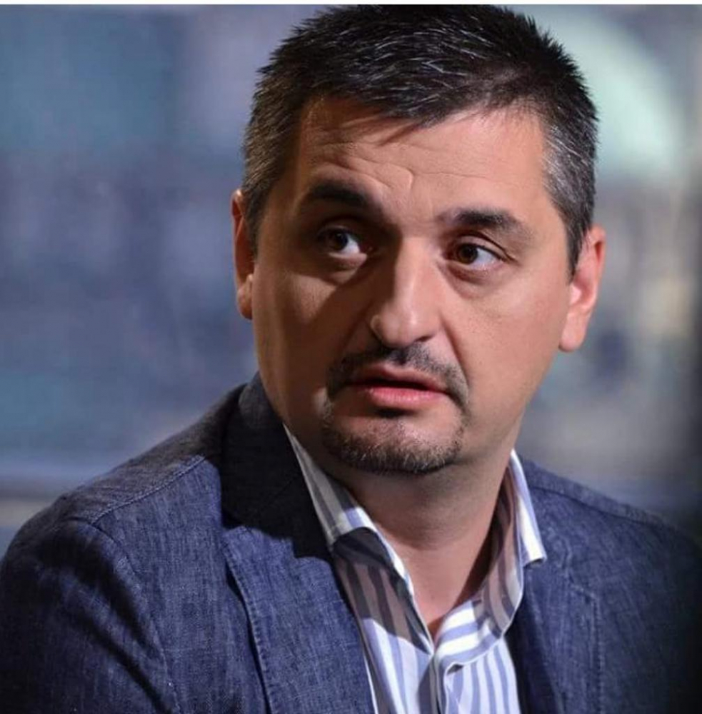 Кирил Добрев с взривяващ коментар за Ценко Чоков и запоя му с авери в кръчма!