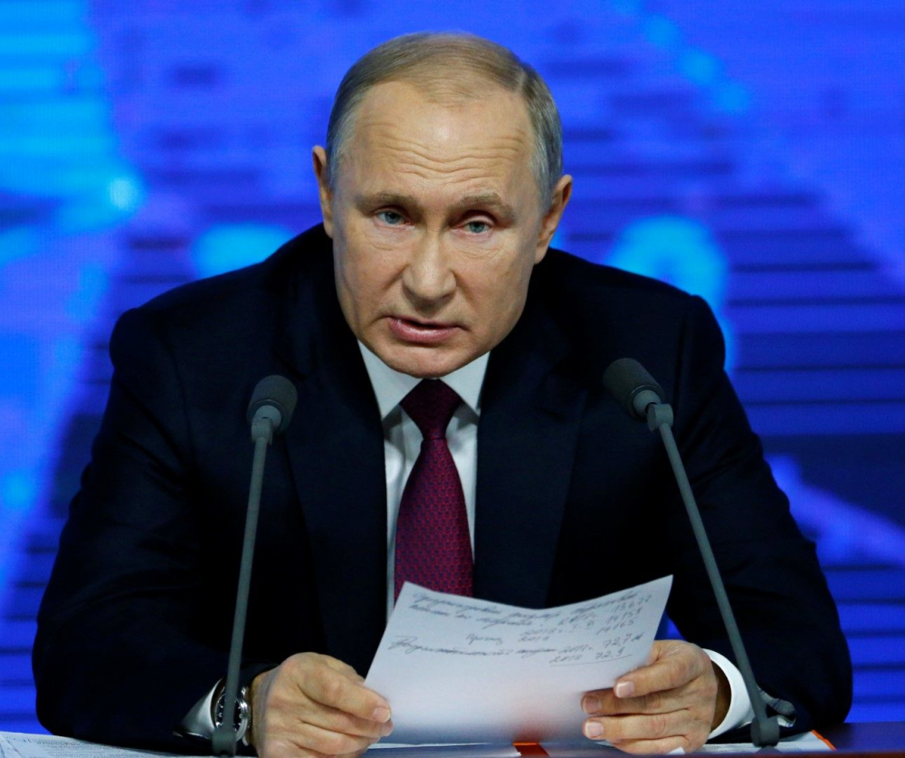 Путин пред 1700 журналисти заговори за ядрена война и пак захапа Порошенко