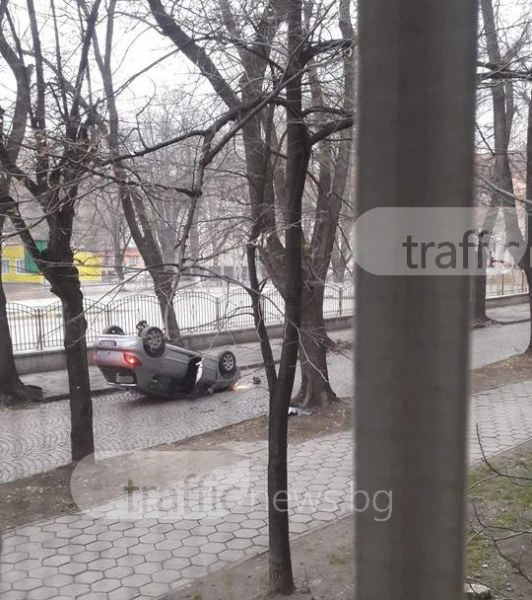 Жена зад волана сътвори зрелищна каскада на пъпа на Пловдив (СНИМКИ)