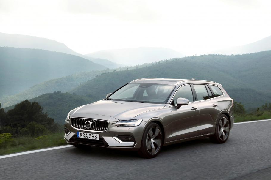 Новото Volvo V60 - комфортно семейно пътешествие в луксозно шведско комби (СНИМКИ)