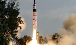 Индия тества успешно балистична ракета "Агни-4"