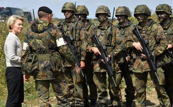 Важно! Бундесверът обяви какви гурбетчии ще наема