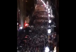 Хиляди сърби протестират по улиците в Белград (ВИДЕО)