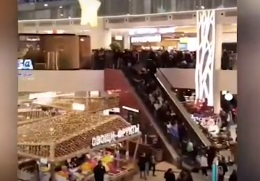 Паника край Москва! Евакуираха над 5000 души от търговски център (ВИДЕО)