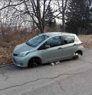 Само в БЛИЦ! Опасни апаши вършеят из столицата и нанасят удар след удар (СНИМКИ)