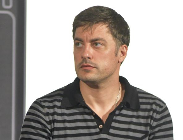 Владо Карамазов преживял голям кошмар в Малайзия, разминал се на косъм от пандиза