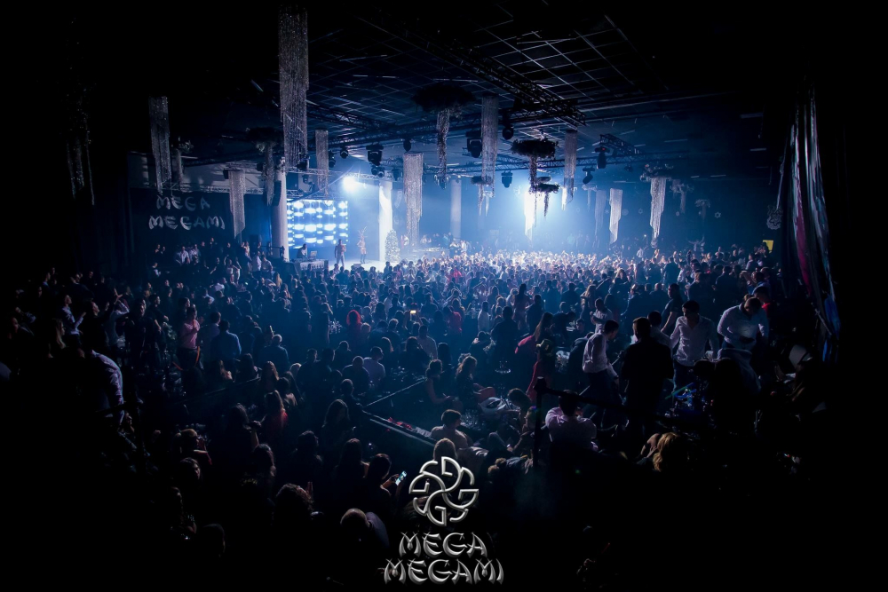 2500 човека посрещнаха Нова Година в “Мегами Клуб - Хотел Маринела” (СНИМКИ)