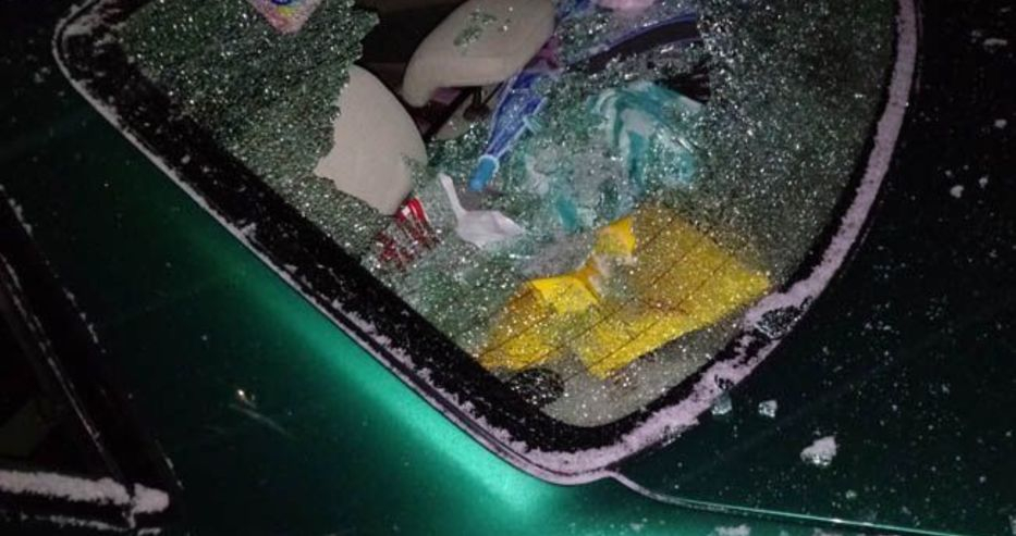 Разбиха колата на журналиста, който разследваше архивите на Държавна сигурност (СНИМКА)
